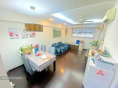 Blk 222 Tampines Street 24